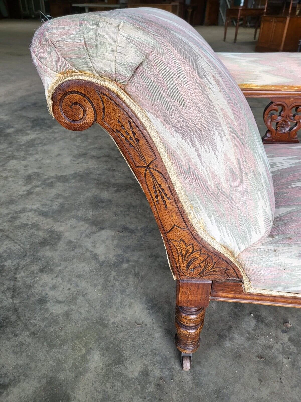 Unknown Antique Edwardian Duet Chaise Longue Turned Legs Castors Bedroom 4 Unknown Antique Edwardian Duet Chaise Longue Turned Legs Castors Bedroom - Image 2