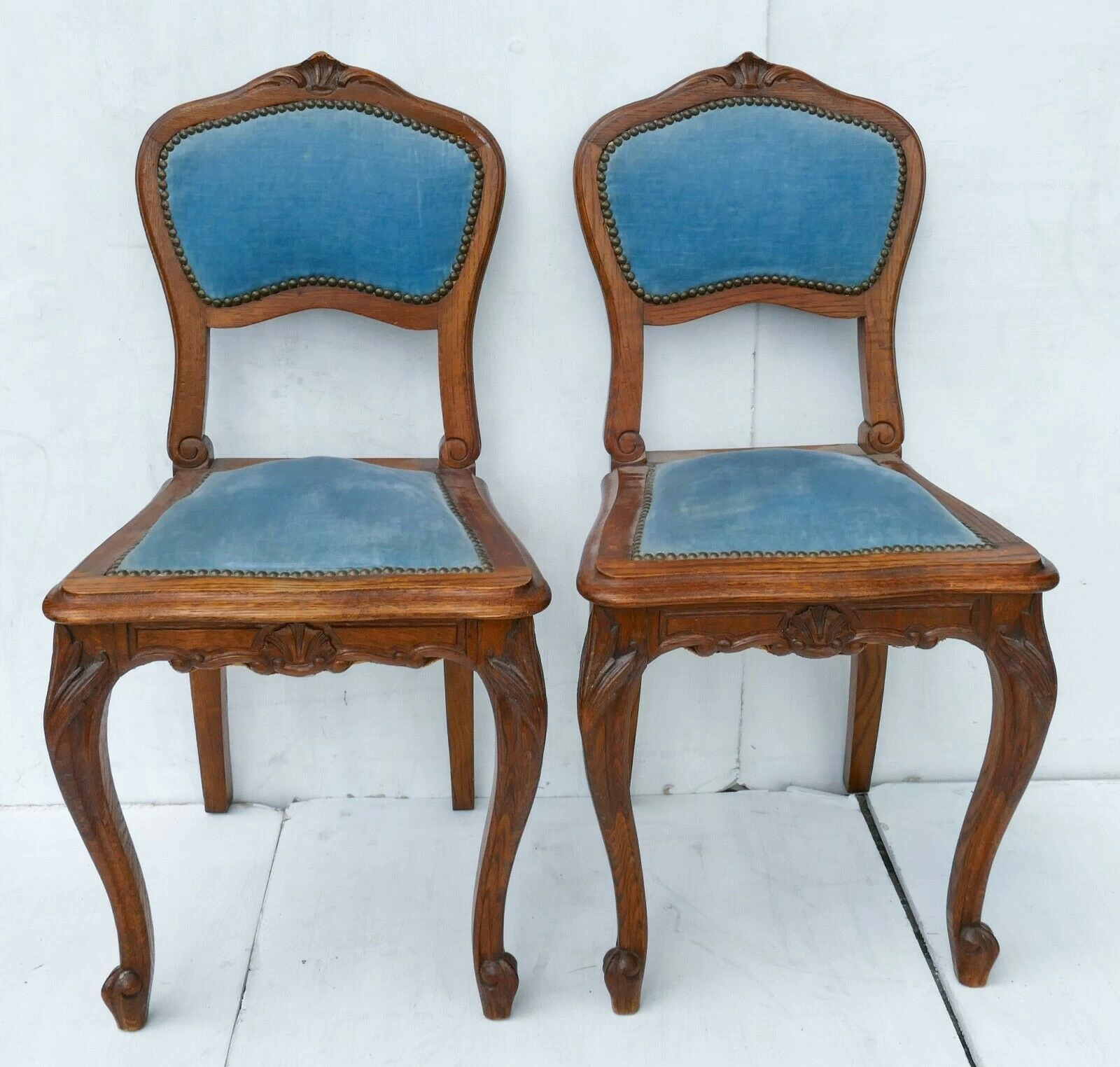Stunning Pair Of Oak Cerulean Upholstered Bedroom Chairs 4 Stunning Pair Of Oak Cerulean Upholstered Bedroom Chairs - Image 2