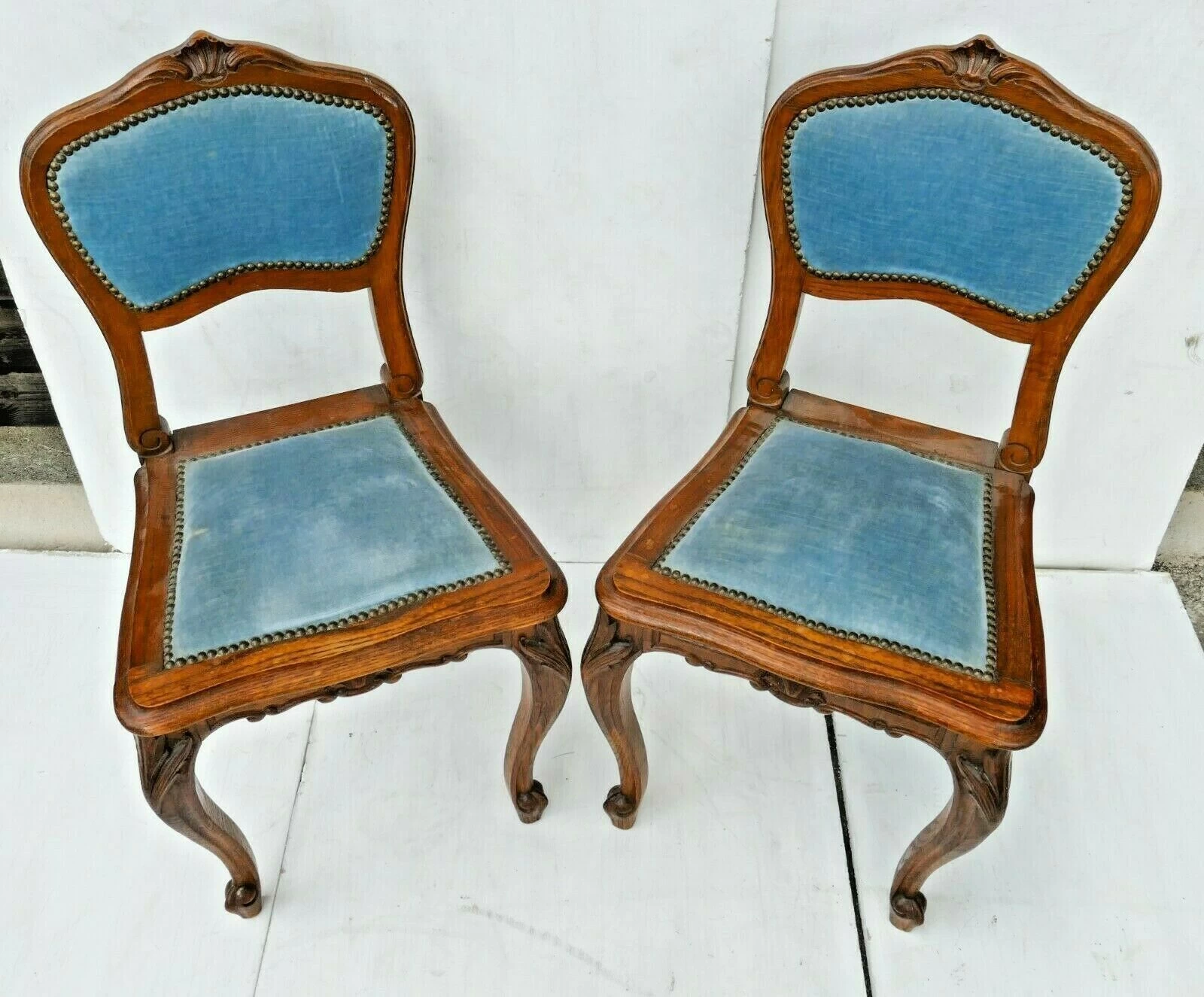 Stunning Pair Of Oak Cerulean Upholstered Bedroom Chairs 5 Stunning Pair Of Oak Cerulean Upholstered Bedroom Chairs - Image 3