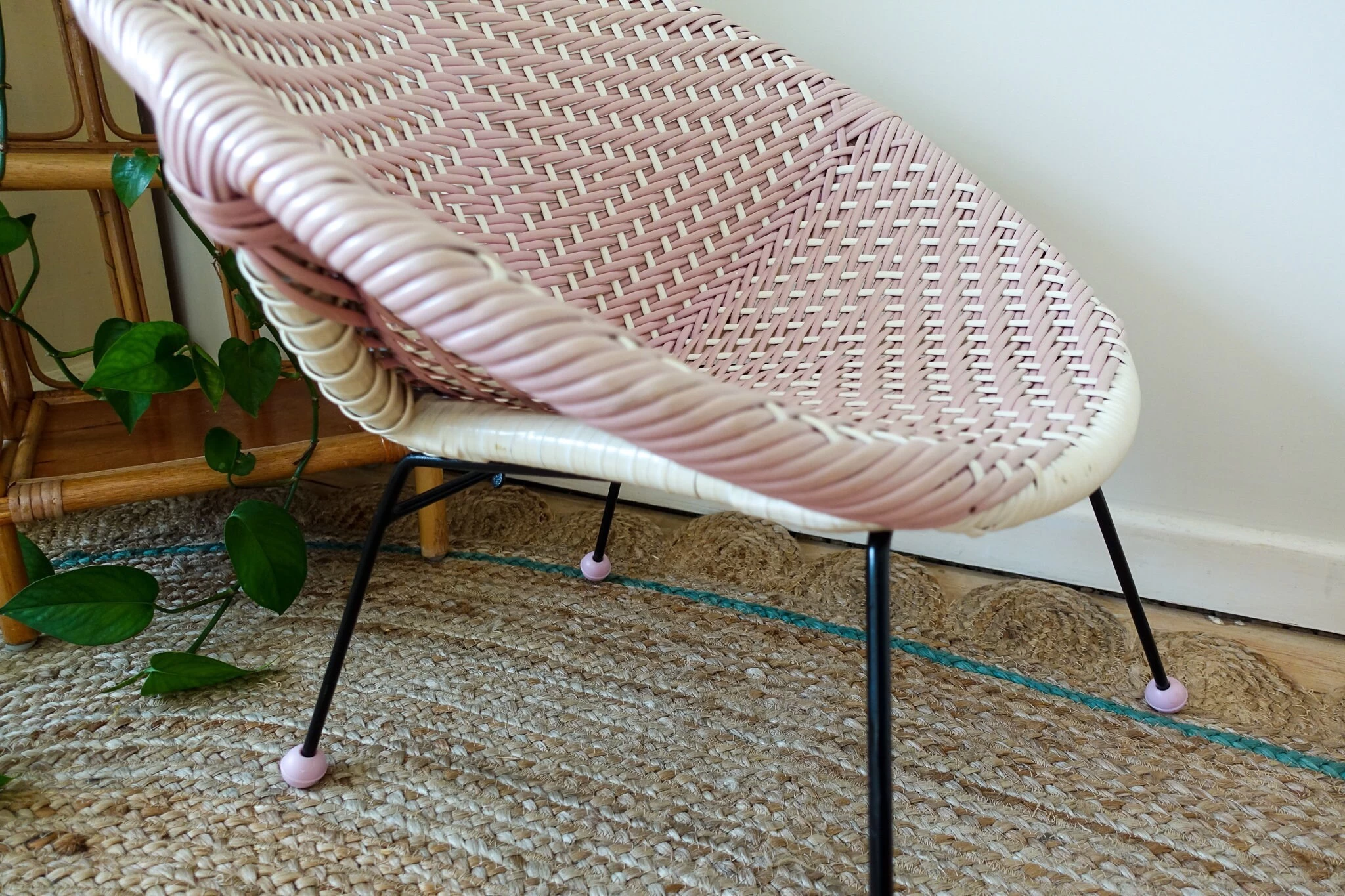 Unknown Vintage 1960s Original Children's Satellite Tub Chair In Pink & White With Black Sputnik Style Legs Mid Century Retro Bedroom Decor - Image 7